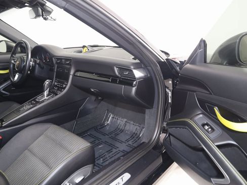 Used 2019 Porsche 911 Carrera T w/ Carrera T Interior Package image 64