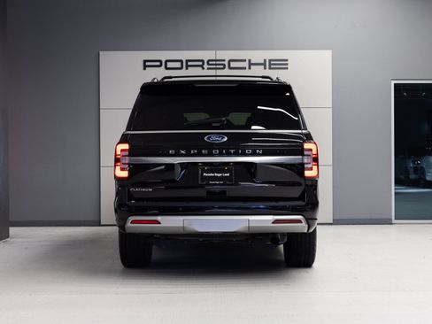 Used 2023 Ford Expedition Platinum AWD/4WD image 6