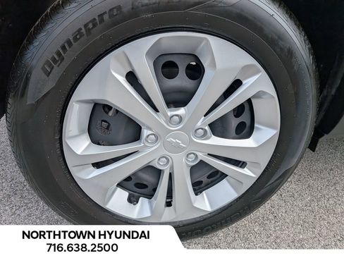 Used 2025 Chevrolet Trax LS FWD image 38