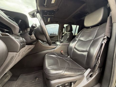 Used 2017 Cadillac Escalade ESV Platinum image 10