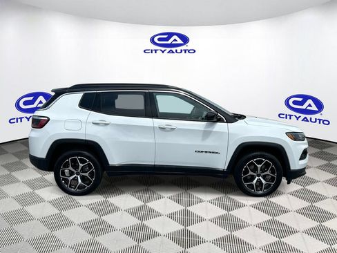 Used 2025 Jeep Compass Limited AWD/4WD image 2