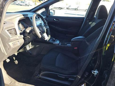 Used 2025 Nissan Leaf S image 5