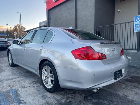 Used 2011 INFINITI G37 Journey w/ Premium Pkg image 7