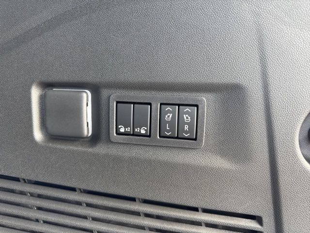 New 2026 Chevrolet Suburban High Country AWD/4WD image 13