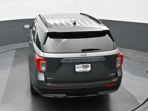 Used 2023 Ford Explorer XLT w/ Equipment Group 202A AWD/4WD image 31