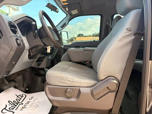 Used 2015 Ford F250 XL w/ Power Equipment Group AWD/4WD image 16