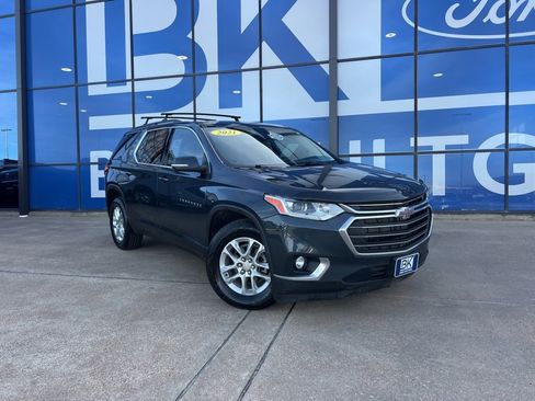 Used 2021 Chevrolet Traverse LT image 4