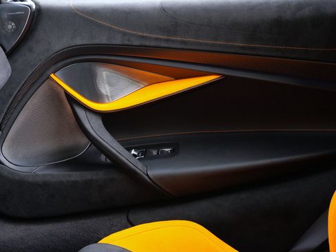 Used 2024 McLaren 750S Spider RWD image 27