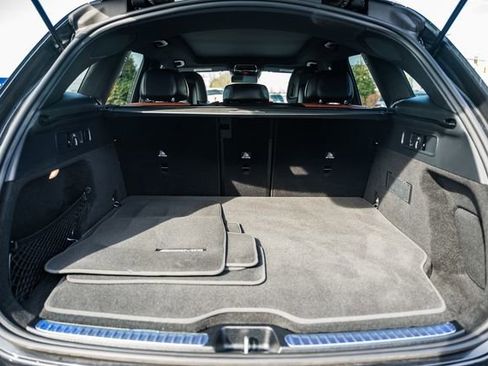 Used 2025 Mercedes-Benz GLC 350e 4MATIC image 11