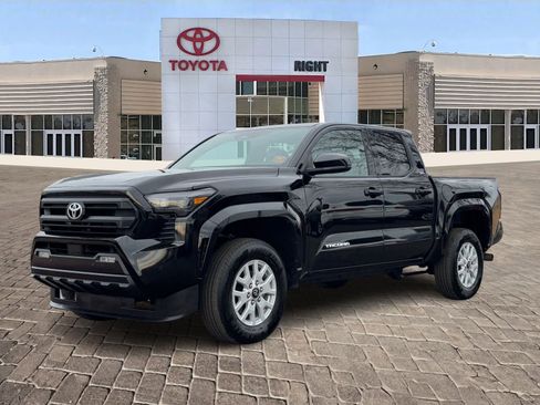 Certified 2025 Toyota Tacoma SR5 image 2