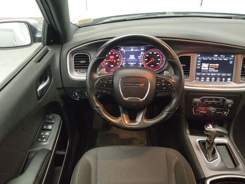 Used 2019 Dodge Charger SXT AWD/4WD image 22