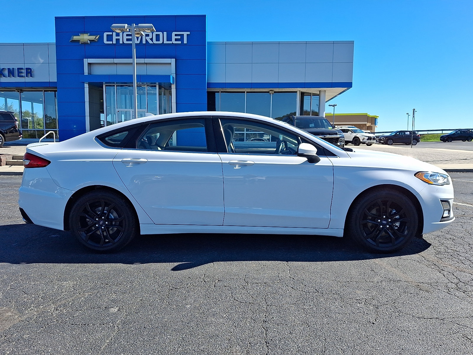 Used 2020 Ford Fusion SE w/ Equipment Group 151A FWD image 7