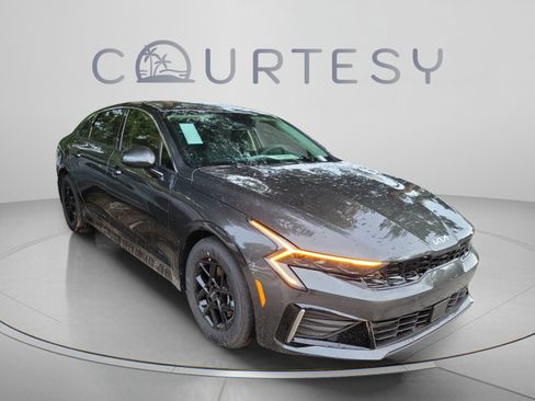 New 2026 Kia K5 LXS FWD image 3