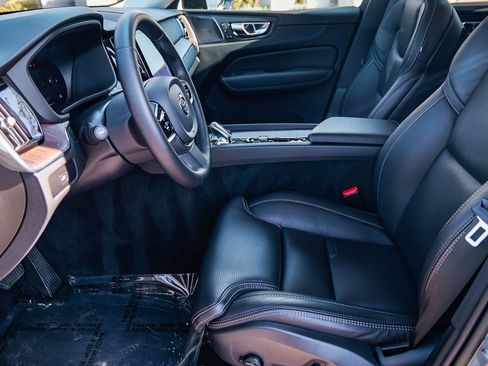 Used 2023 Volvo XC60 B5 Ultimate w/ Climate Package image 21