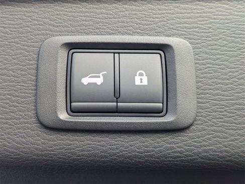 New 2025 Mitsubishi Outlander SEL image 13