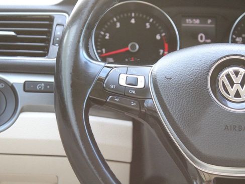 Used 2017 Volkswagen Passat 1.8T R-Line image 37