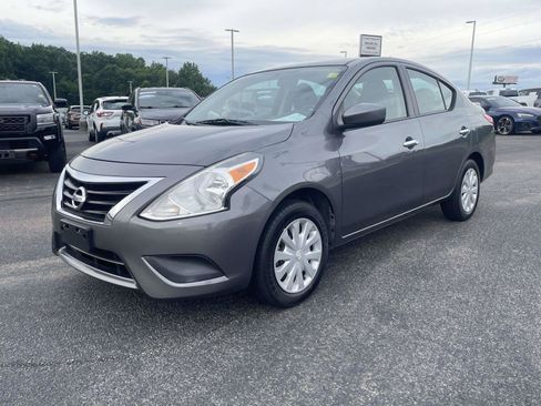Used 2018 Nissan Versa SV FWD image 9