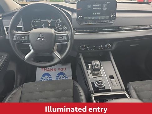 Used 2024 Mitsubishi Outlander SE image 19