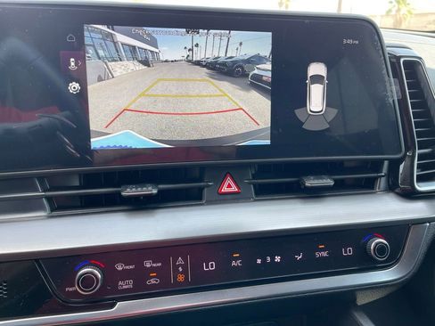 Used 2025 Kia Sportage EX image 10