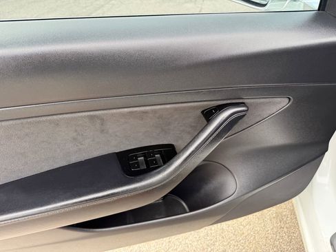 Used 2020 Tesla Model 3 Standard Range RWD image 29