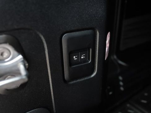 Used 2022 Land Rover Defender 110 X-Dynamic SE AWD/4WD image 61