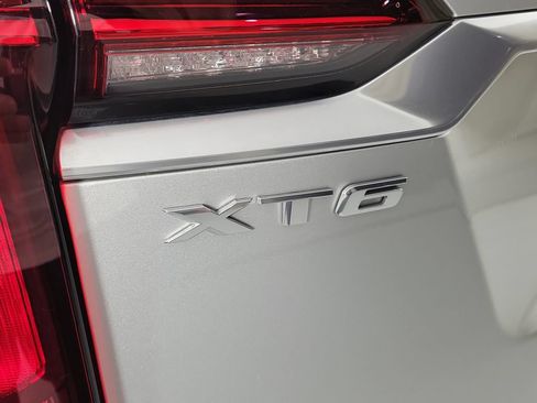 Used 2020 Cadillac XT6 Premium Luxury FWD image 5