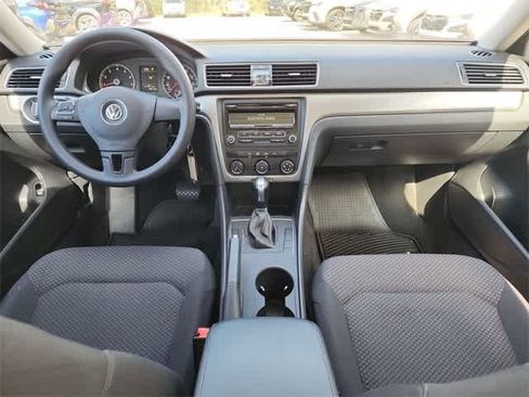 Used 2013 Volkswagen Passat 2.5 S image 13