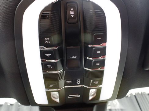 New 2026 Porsche Macan S AWD/4WD image 37
