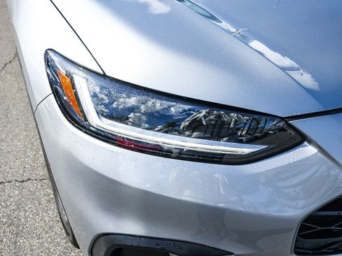 Used 2025 Honda HR-V LX image 13