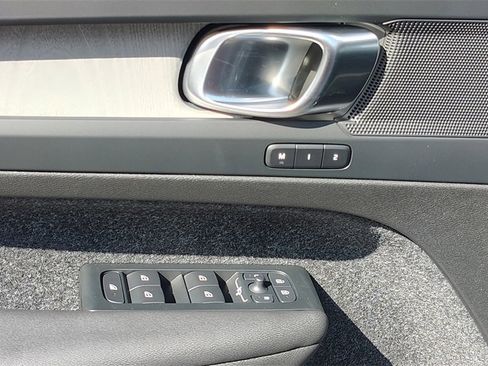 New 2026 Volvo XC40 B5 Core w/ Climate Package image 9