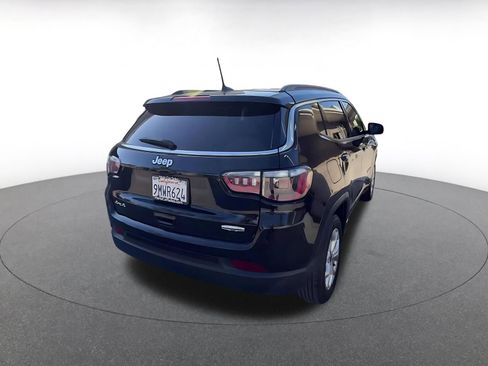 Used 2025 Jeep Compass Latitude image 15