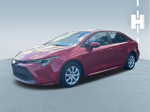 Used 2021 Toyota Corolla LE FWD image 3