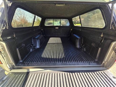 Used 2003 Chevrolet S10 Pickup LS image 10