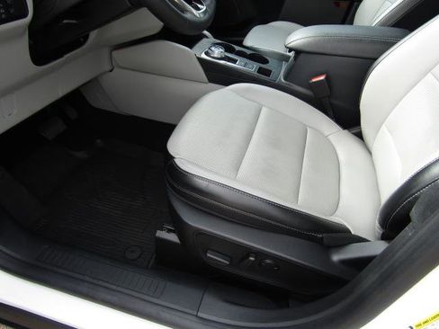 Used 2023 Ford Escape Platinum image 15