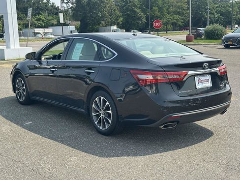 Used 2017 Toyota Avalon XLE Premium w/ All Weather Liner Package FWD image 7