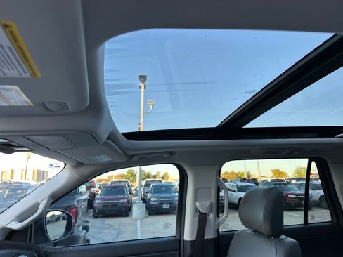 New 2025 Ford Expedition Active image 21