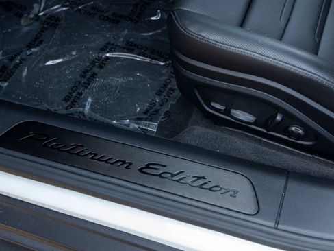 Certified 2023 Porsche Panamera Platinum Edition image 26