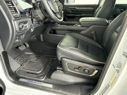 Used 2025 RAM 1500 Limited AWD/4WD image 11