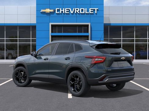 New 2026 Chevrolet Trax LT w/ Midnight Edition image 3