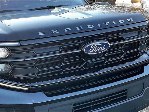 Used 2025 Ford Expedition Active image 30