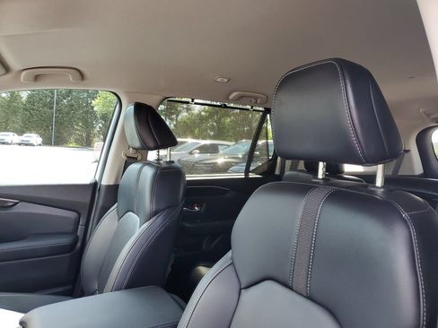 Used 2025 Honda Pilot EX-L image 18