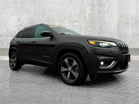 Used 2019 Jeep Cherokee Limited image 1