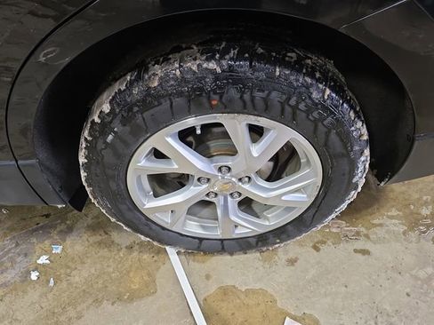 Used 2018 Chevrolet Equinox LT image 32