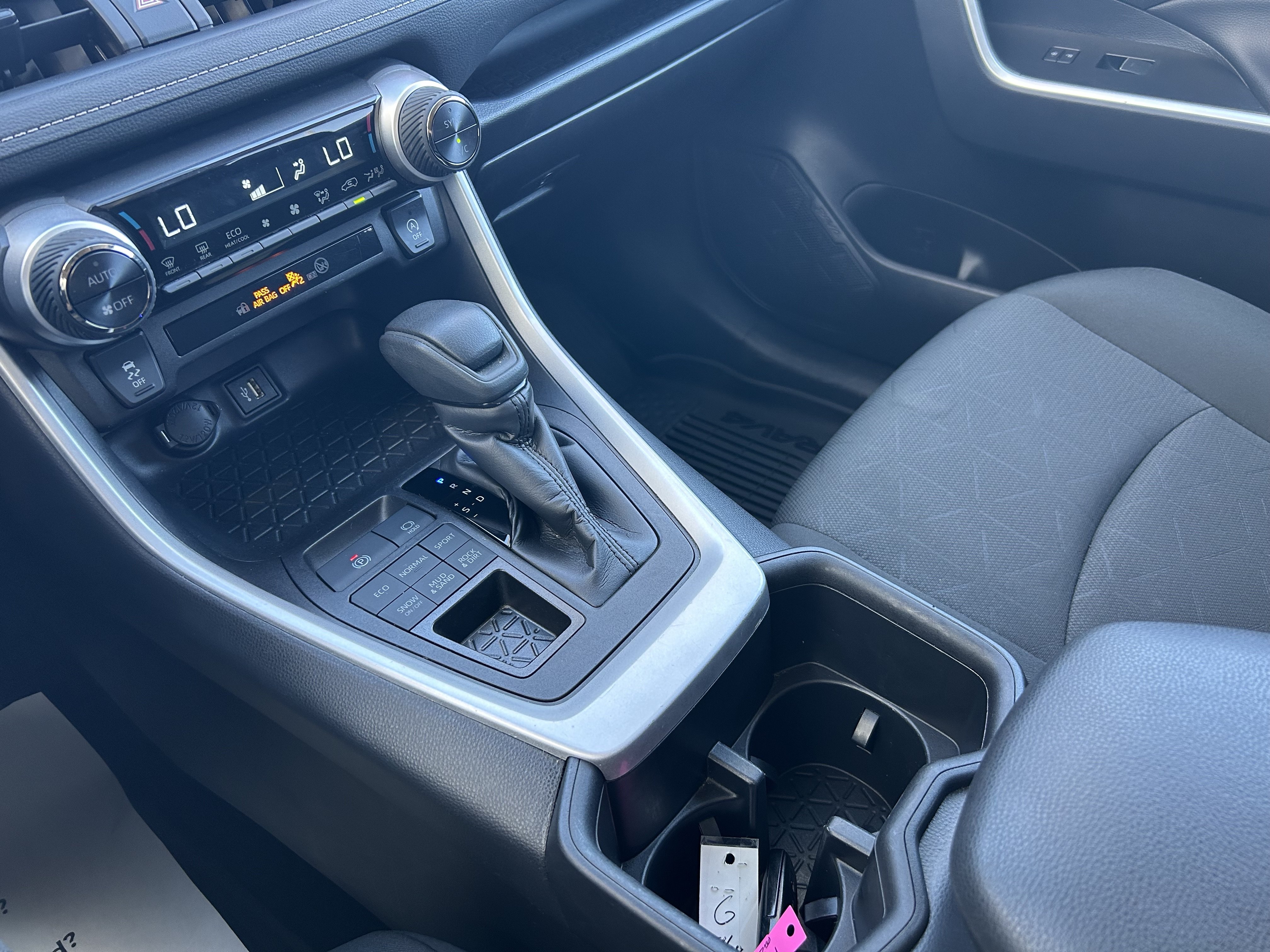 Certified 2025 Toyota RAV4 XLE AWD/4WD image 25