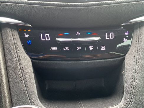 Used 2020 Cadillac XT5 Premium Luxury AWD/4WD image 28
