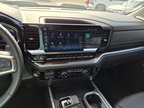 Used 2025 Chevrolet Silverado 1500 LT Trail Boss w/ Convenience Package II AWD/4WD image 25