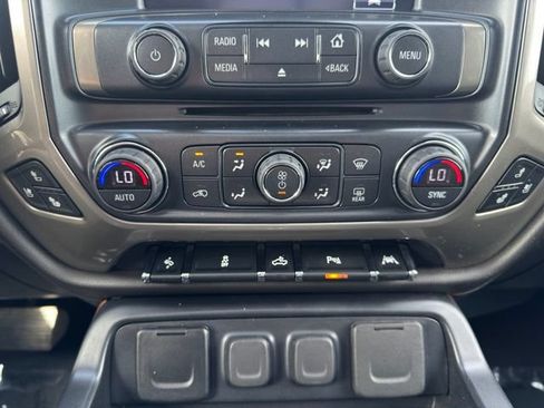 Used 2018 Chevrolet Silverado 1500 High Country AWD/4WD image 18