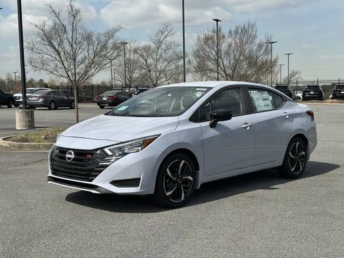New 2025 Nissan Versa SR image 3