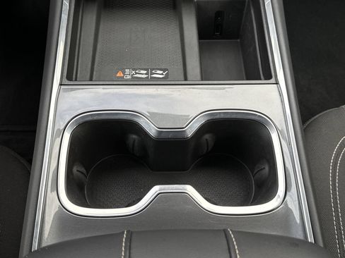 Used 2025 GMC Acadia Elevation FWD image 31