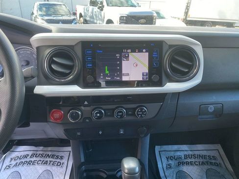 Used 2017 Toyota Tacoma TRD Off-Road image 20